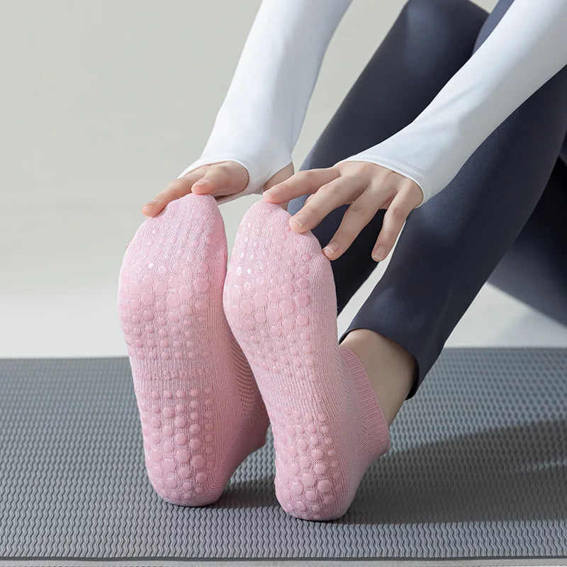 Meias Antiderrapantes para Yoga e Pilates – Conforto e Segurança para Seus Treinos!